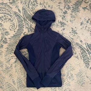 LULULEMON size 6 navy zip up jacket